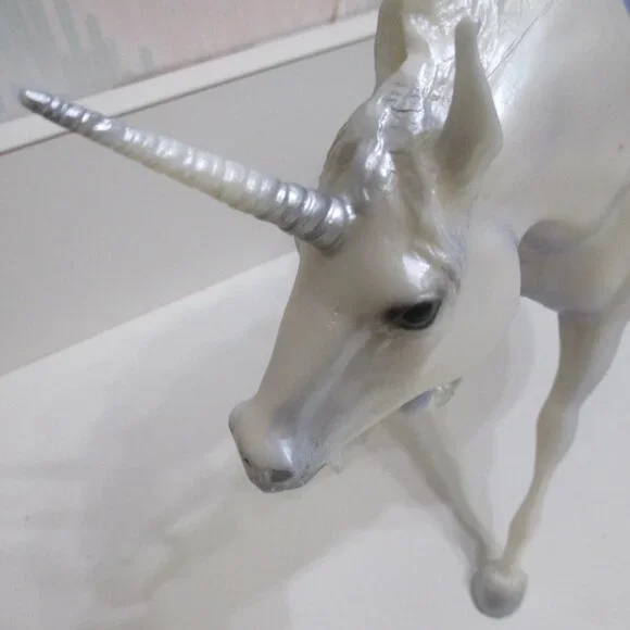 Retired Breyer Horse #1146 Stardust Pearl Blue Unicorn Running Stallion Fantasy - Picture 12 of 13